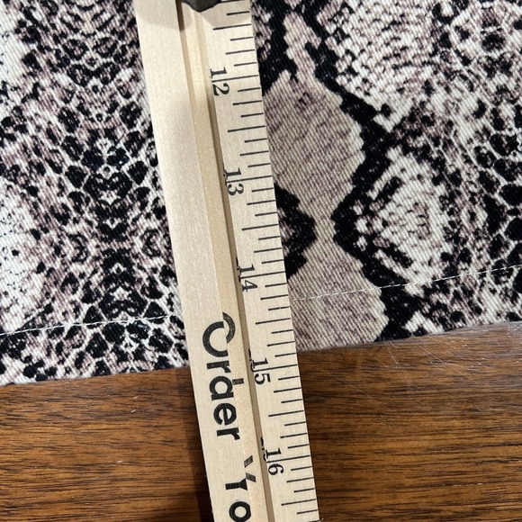 Altered State Skirt Women Medium Zip Front Snake Print Short - Picture 6 of 9